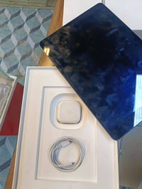 ايباد 9 للبيع نضيف ذاكره 64 الجهاز ع وضع الشركه مداخل صيانه كارتونه وغ...