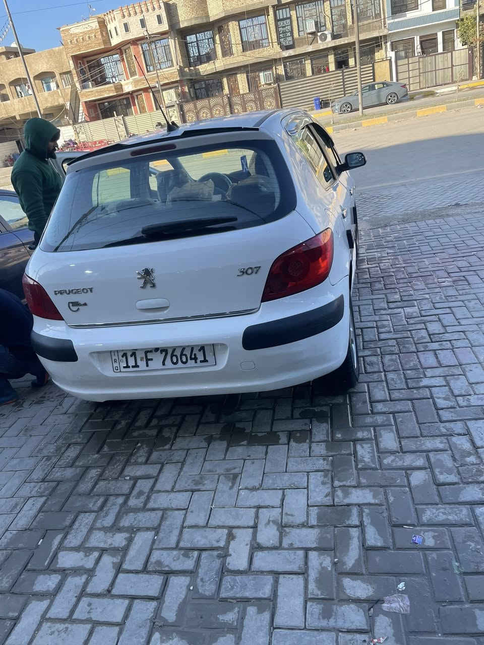 السلام عليكم
بيجو فرنسي موديل ٢٠٠٨
رقم بغداد دولي بسمي 
سياره جاهزه عل اخير
كهربائيات كله شغاله باتري جديد 
كير جديد محرك مكفول لاتنقيص ولا تبخير 
سعر السياره ٥٧وبيه مجال للشراي 
رقم الهاتف للاستفسار ***********
