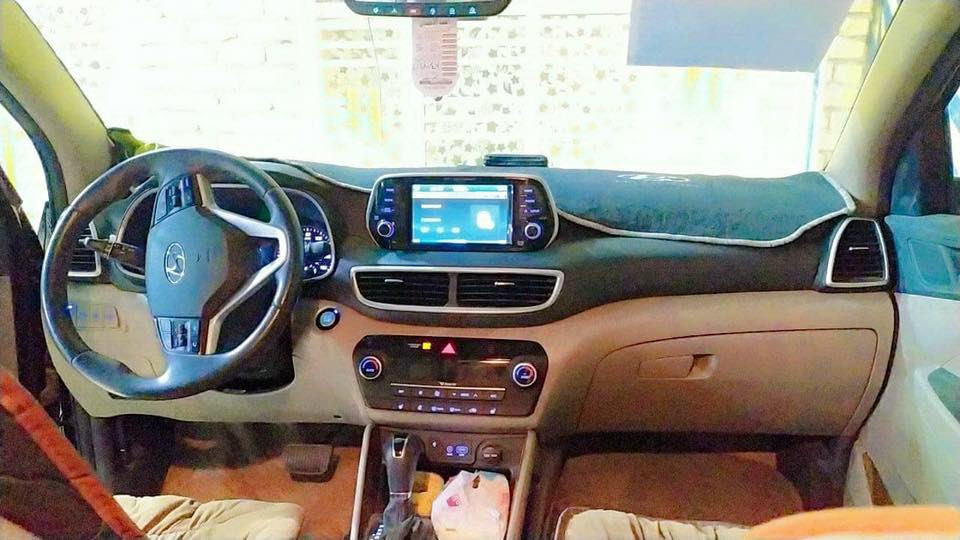 توسان موديل 2021 الشكل  القديم محرك 2400 فول مواصفات ماعدى الفتحة ماشية 29  تبديل البنية والقديم موجود وصبغ جاملغ الايمن حالة جيدة للتواصل على رقم ***********
