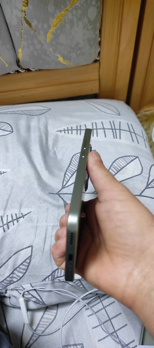 HONOR X9d غني عن التعريف
ذاكره 256
البطاريه 8500 ملي امبير
الشاحنه 66 واط
الرام  12+12=24
اريد مراوس ب 13 برو ماكس او 12 برو ماكس  او بيع السعر 375
وباقي التفاصيل خاص 
او واتساب ***********
ادمن وافق
