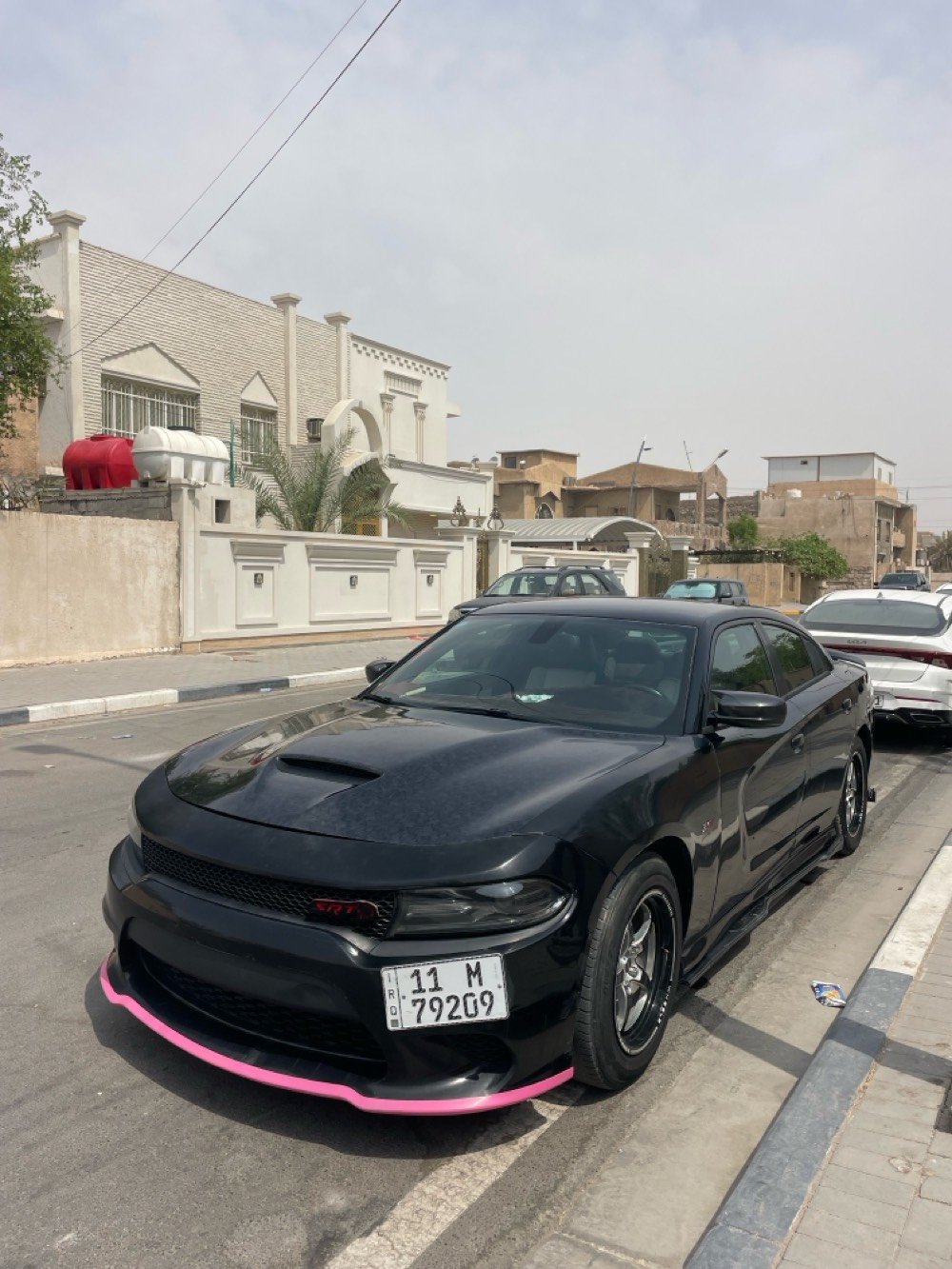 دوج جارجر 2015
وارد كندي 
رقم بغداد بأسمي
ضربته جاملغ الايمن وحافه البنيد وجاملغ الايسر
وبيه مكانين صغار صبغ 
راسلني وادزلك سونار 
سيارة جاهزه من تخم تاير وتبريد و ويلات ويلد حجم 18
السعر  165 وبيهاا مجال 
بصرة دور الضباط 
***********