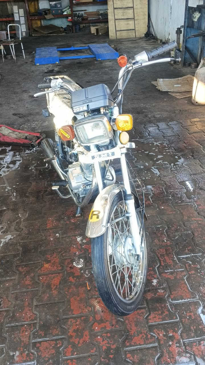 اربعه كير تعيمر شاصي14  وباقي كله 24 مكينه انتنس كامله مابيه اي نقص السعر 900 وبيه مجال ***********خاص موجود‬‏مكاني كوت حي الجهاد
