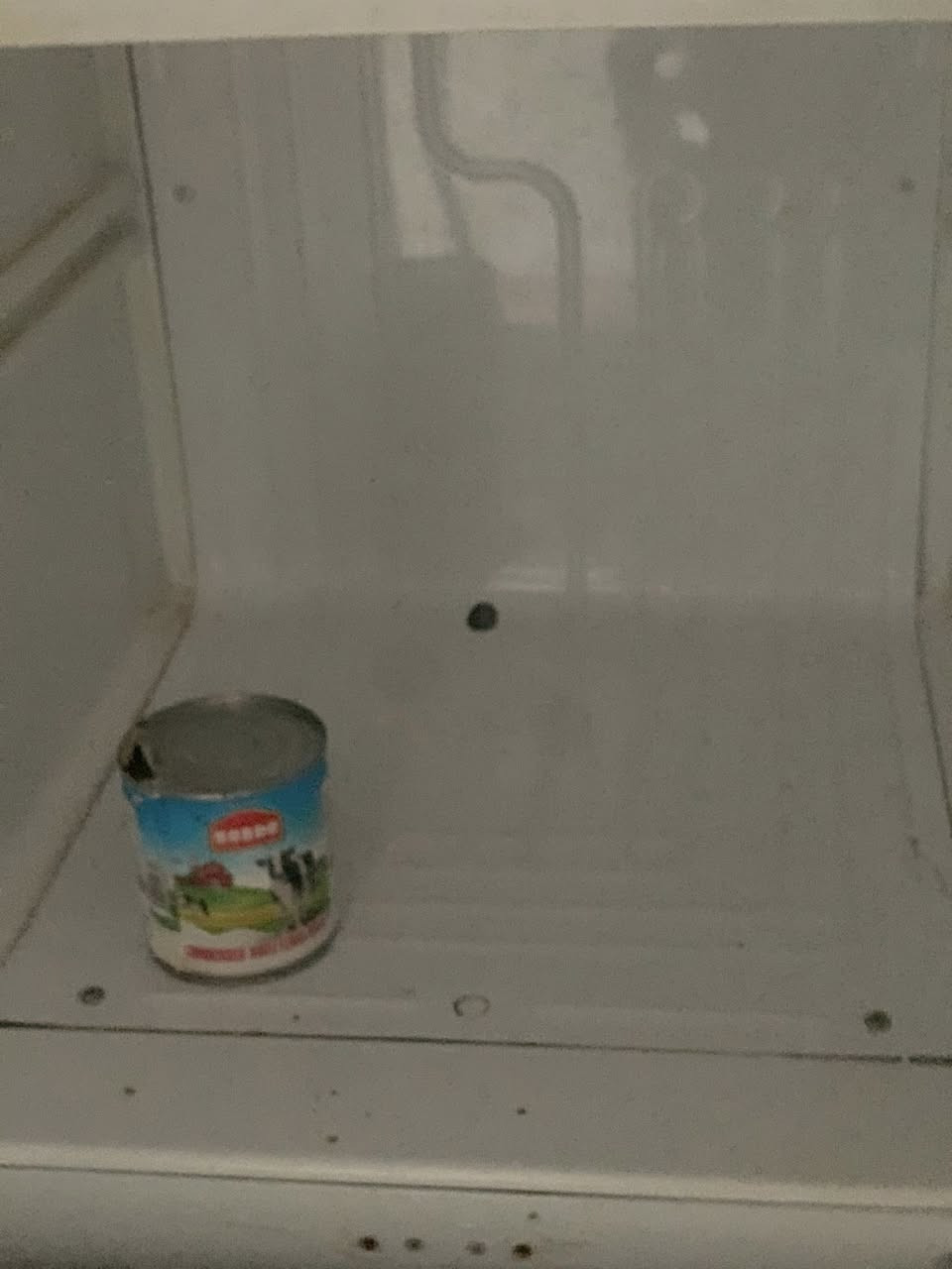 ثلاجه البيع تبرد بس تبريد خفيف يرادله تبديل فريزرات مكاني بعقوبه جديده ***********
