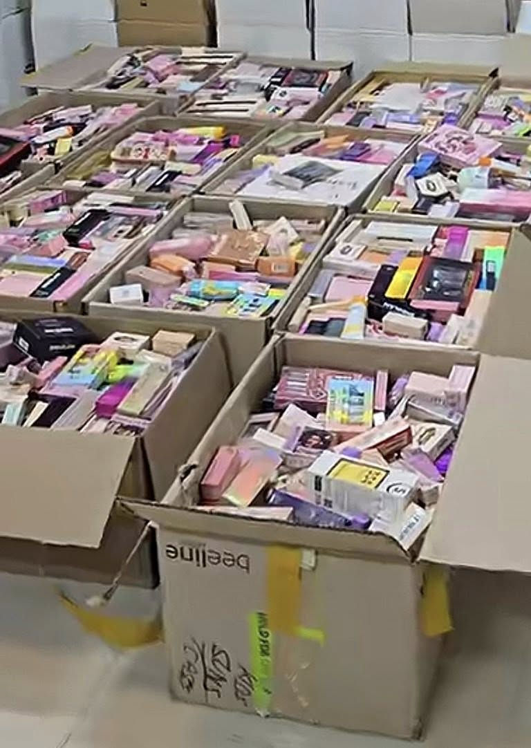 رجعت وفرت بوكس المكياج  العدد من٨٥ الى ١٠٠ السعرر ٤٠  الف للحجز خاص


**إذا كنت صاحب هذا الإعلان وتريد حذفه لأي سبب، رجاءا أرسل رسالة إلى الدعم الفني**