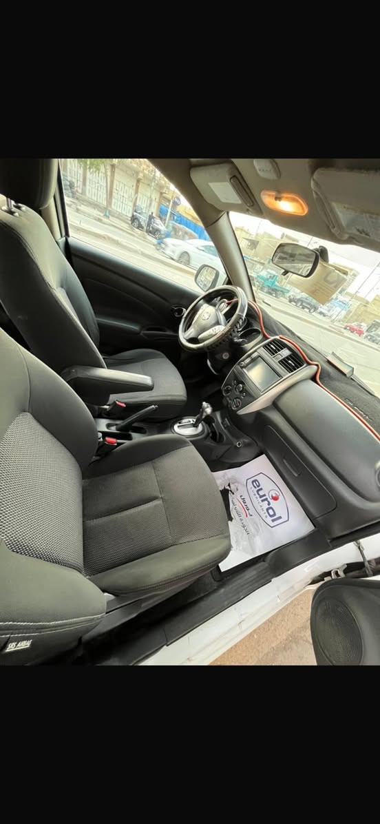 السلام عليكم فيرسا للبيع موديل 2019 حادثهة جاملغين وبنيد نضيفة بسمي تحويل ثاني يوم مابيهة كل نقص كلشي بيهة شغال مكانهة الدورة شارع 60 سعر 98 مال بيت ومامتعوبة ***********
