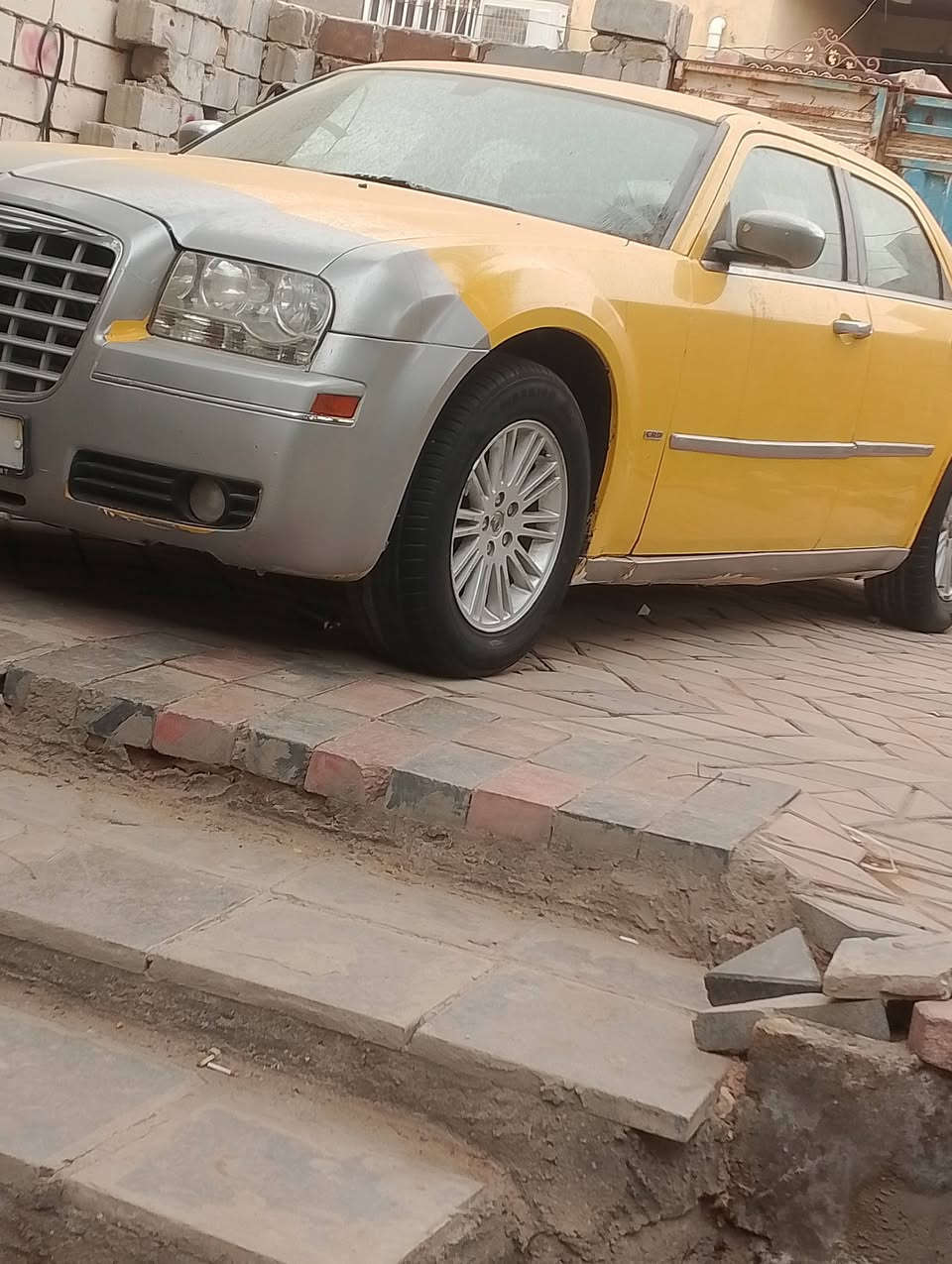سلام عليكم للبيع او لمراوس بجارجر السعر خاص او اتصل ***********
موديل 9 كفاله بيه بس خشم لجاملغ الاامامي بسمي السياره مكينه كير جديد حداديه 80/100 تبريد منضومه كامله ستوني مسويه مصفره هيئه وغرامات
