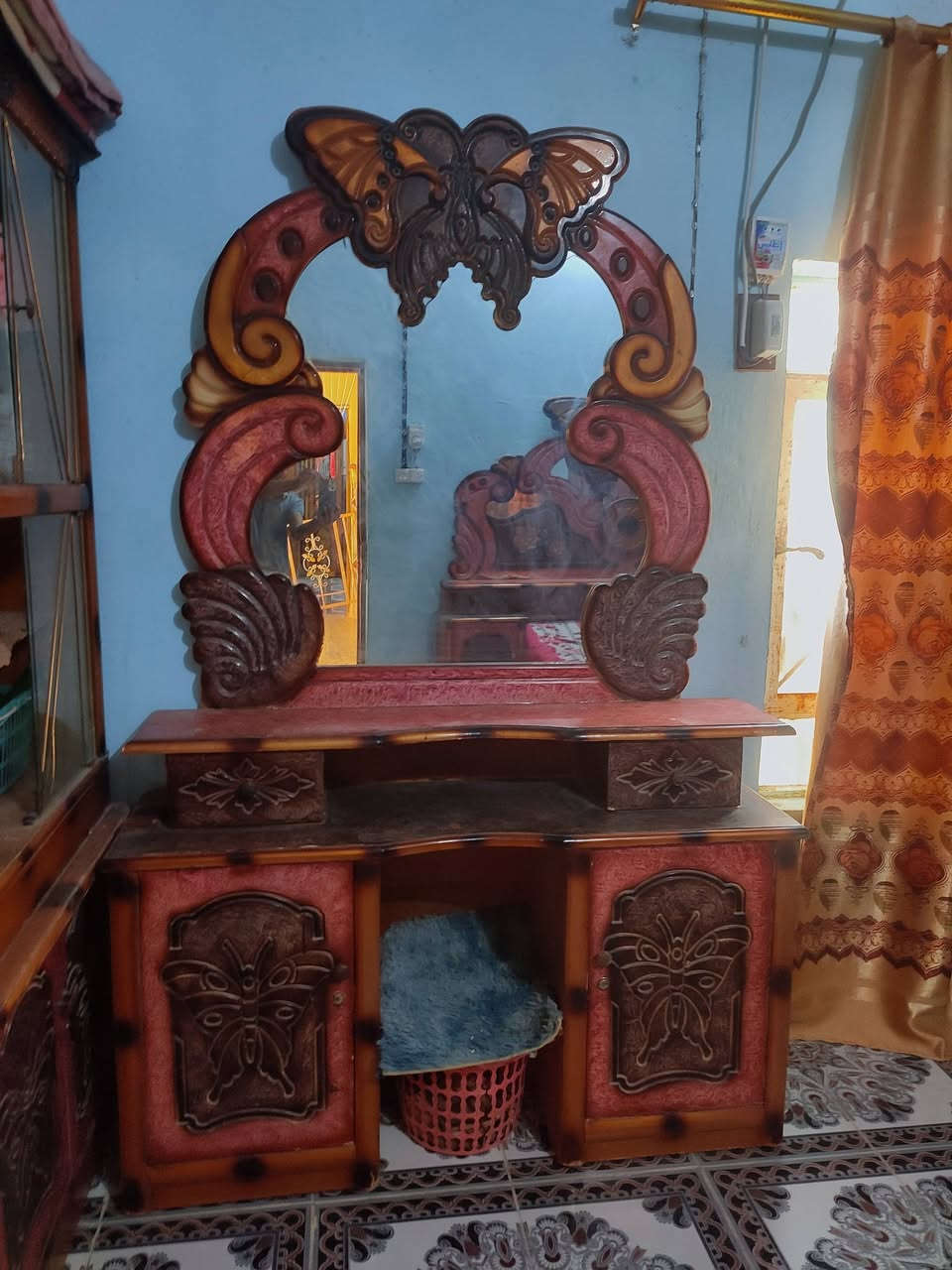 سلام عليكم غرفه صاج لبيع سعر مناسب مكان سماوة المجد هاذه رقمي تصل  ***********
