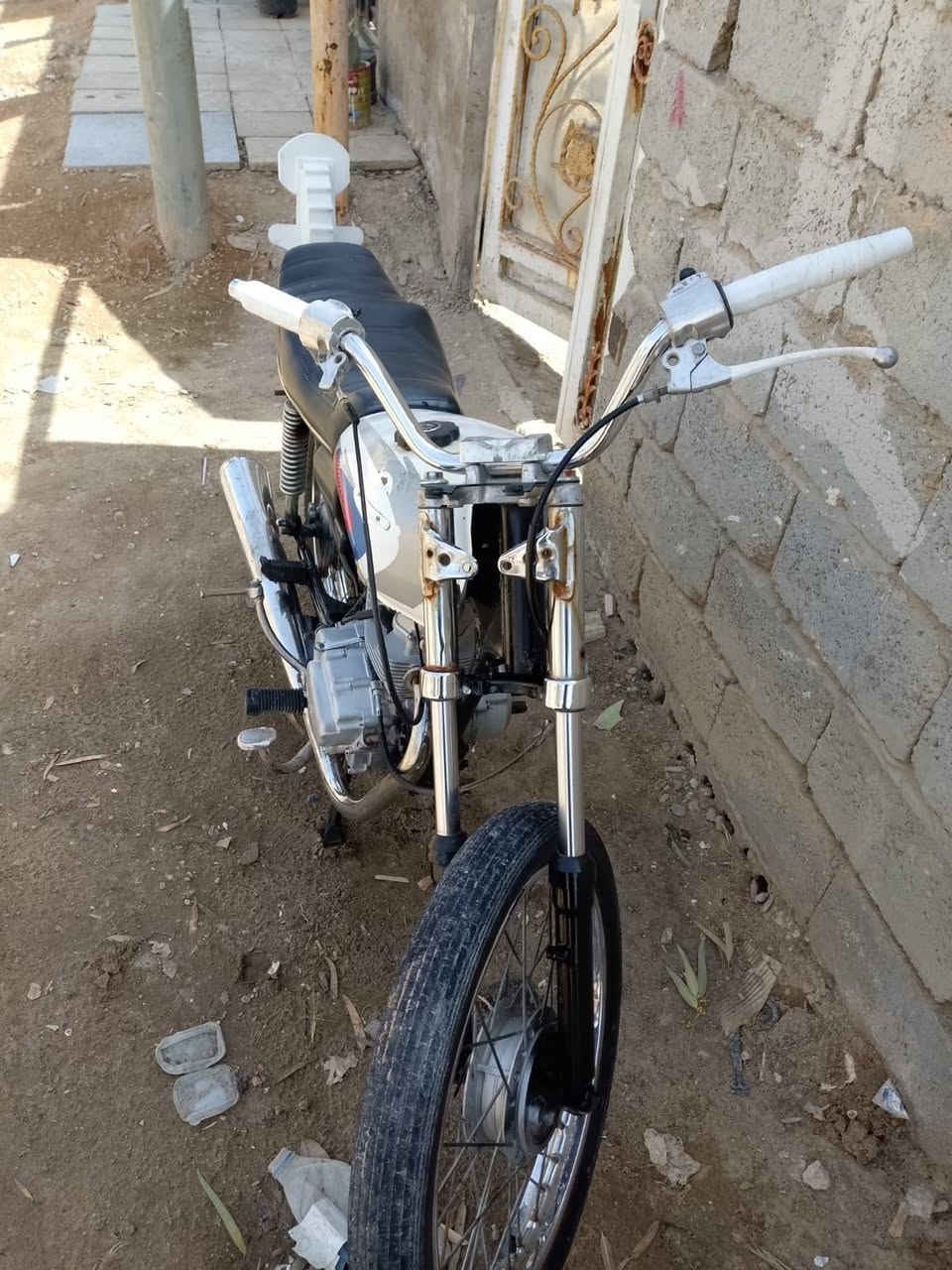 السلام عليكم دراجه البيع كلك كلك
بس الويل الوره بي ملعب الدراجه تخيل شوف عينك
السعر 250وبيه مجال
***********
