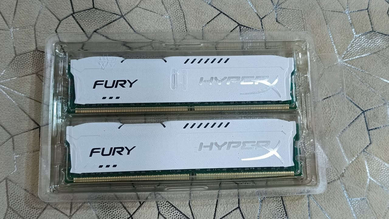 رامات ddr4 من kingston
السعه 32*2
التردد 3200
السعر 325


**إذا كنت صاحب هذا الإعلان وتريد حذفه لأي سبب، رجاءا أرسل رسالة إلى الدعم الفني**