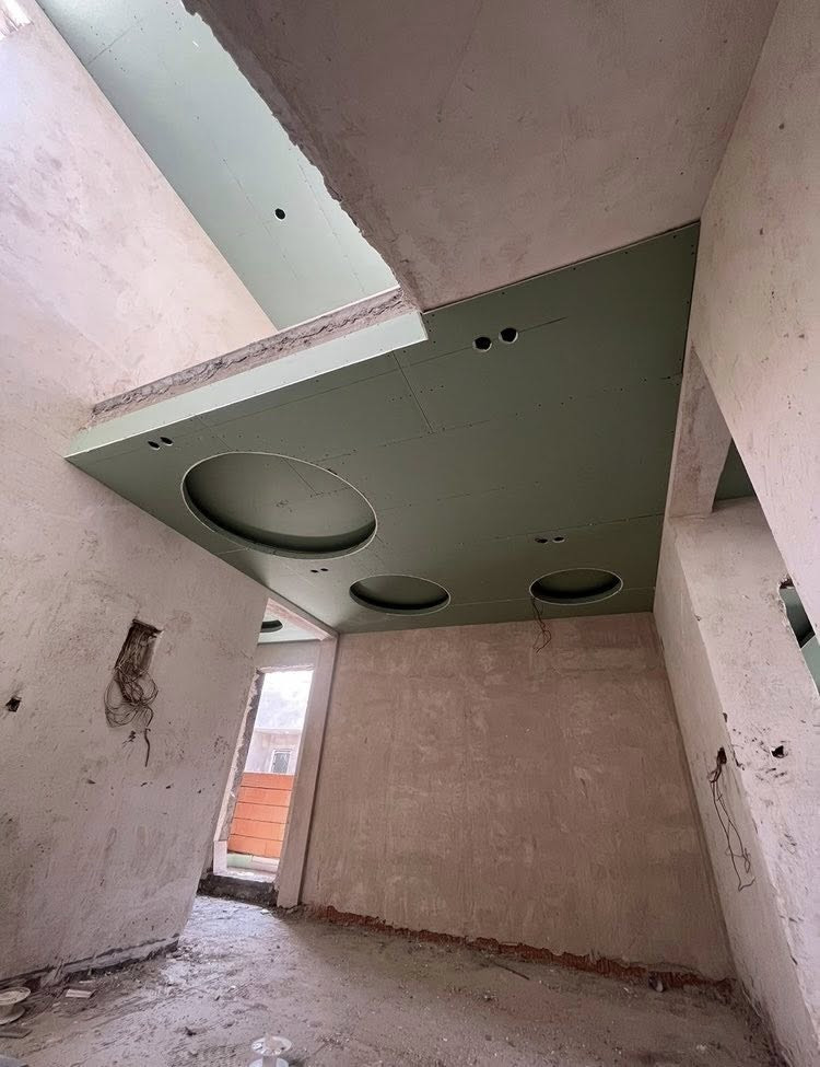 خلفه جص وبورك وتشميع متفرغ شغل درجه اولى ***********
