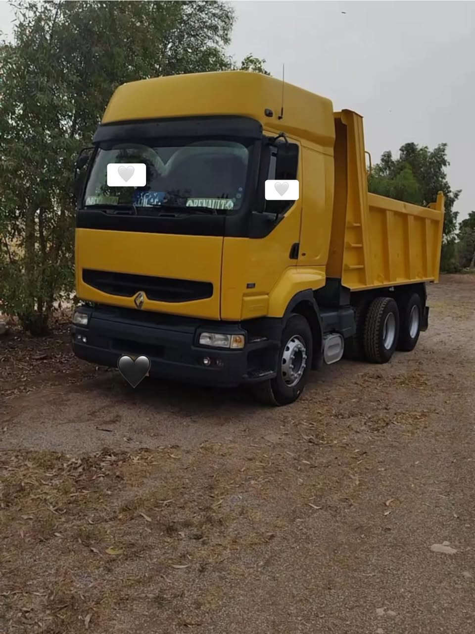 للبیع بۆفرۆشتن
گەڵابە ڕینۆ بیلاد 

مودێل 2003
ڕقم سەنەوی سلێمانی 
مەکینە 420 نەکراوە 
نە گێر ئەسکل تەگەر نەکراوەتەوە
ڕیتایدەر بۆیلەر هاڤە
بیلاد شانصی درێژە 
بۆدی بیلادە
تاقم تایەی لۆکە
قەمەرە بێ بۆیاخە
تەبرید ئیش دەکات 
هەموو گیانی بەشەرت 

***********
***********

کۆڕەکە وەسپەپ ڤایبەر
