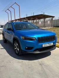 جيب شيروكي  Jeep chrokee 2022 Limited حادثها تبديل بنيد فقط وسونارها م...