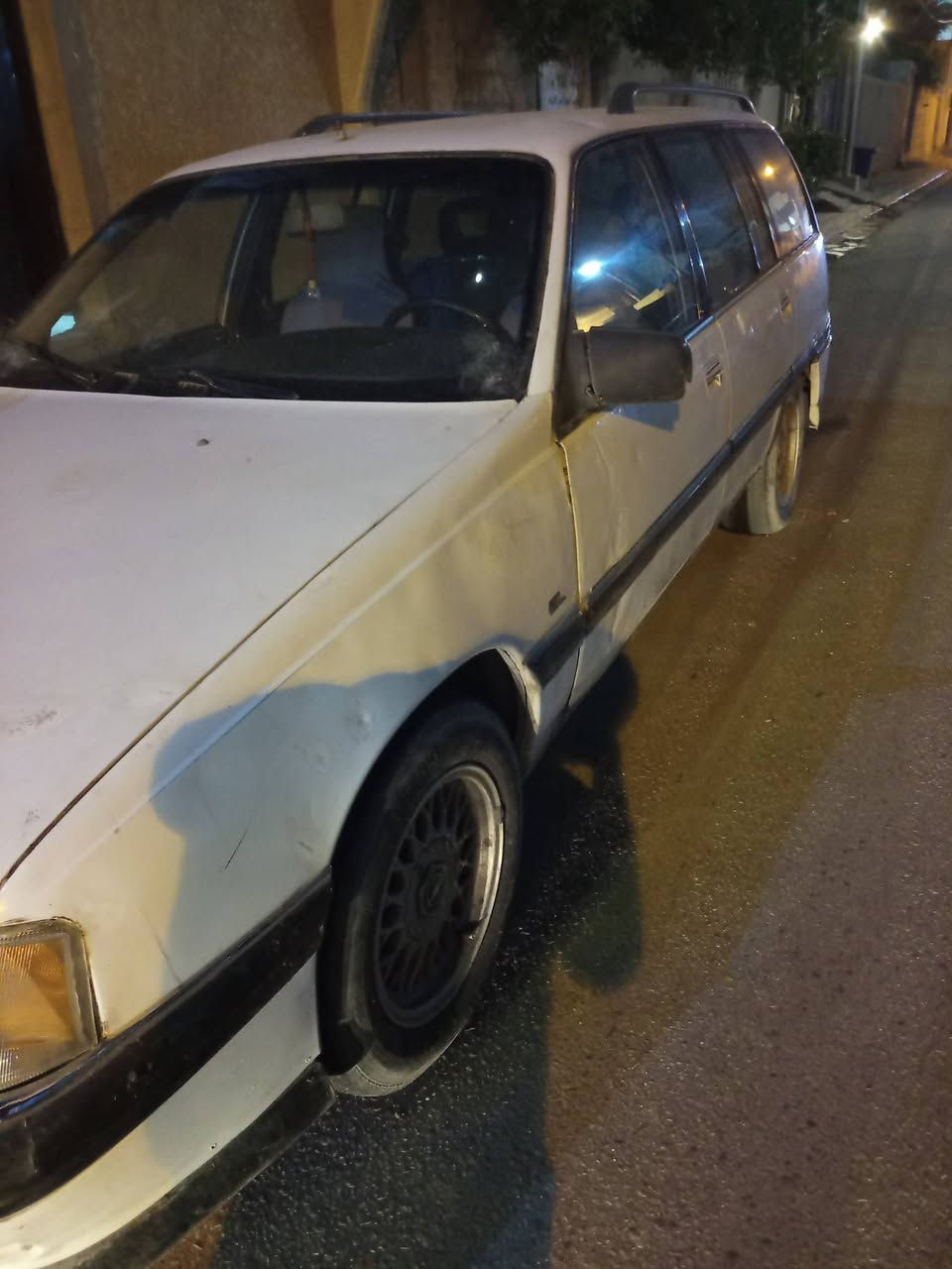 سلام عليكم اوبل اوميكا ستيشن للبيع موديل 93بسمي للاستفسار ***********
