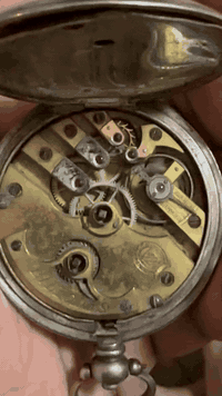 الوكيل المعتمد: يظهر على الميناء بوضوح اسم "SERKISOFF & CO CONSTANTINO...