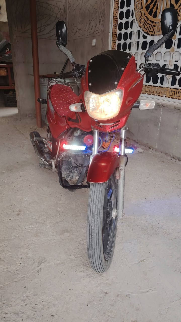 سلام عليكم
موطور سايم 17 للبيع بلادي
سعره 600 
مكاني عامريه فلوجه
***********
