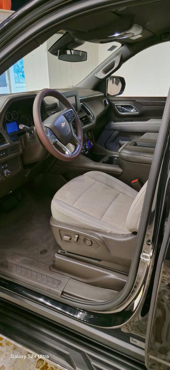 للبيع  تاهو SL – موديل 2024 🚘
🔝 وضع الوكالة |  جديدة 🔝
▪️ اللون: أسود
▪️ الموديل: 2024
▪️ الممشى: 58 كم فقط
▪️ المكينة: 5300
▪️ السيارة: بعدها لوك (كأنها صفر)
▪️ الملكية: السيارة بأسمي
▪️ العنوان: بغداد🚗 السيارة نظيفة جداً، فحص كامل.
📞 للاستفسار أو التواصل الخاص:
***********
السعر : 4 دفاتر أو 90 أو قابلة للتفاوض.
#تاهو_2024 #Tahoe #سيارات_بغداد #سيارات_للبيع #وضع_الوكالة #SL #بيع_شراء #سيارة_نظيفة
