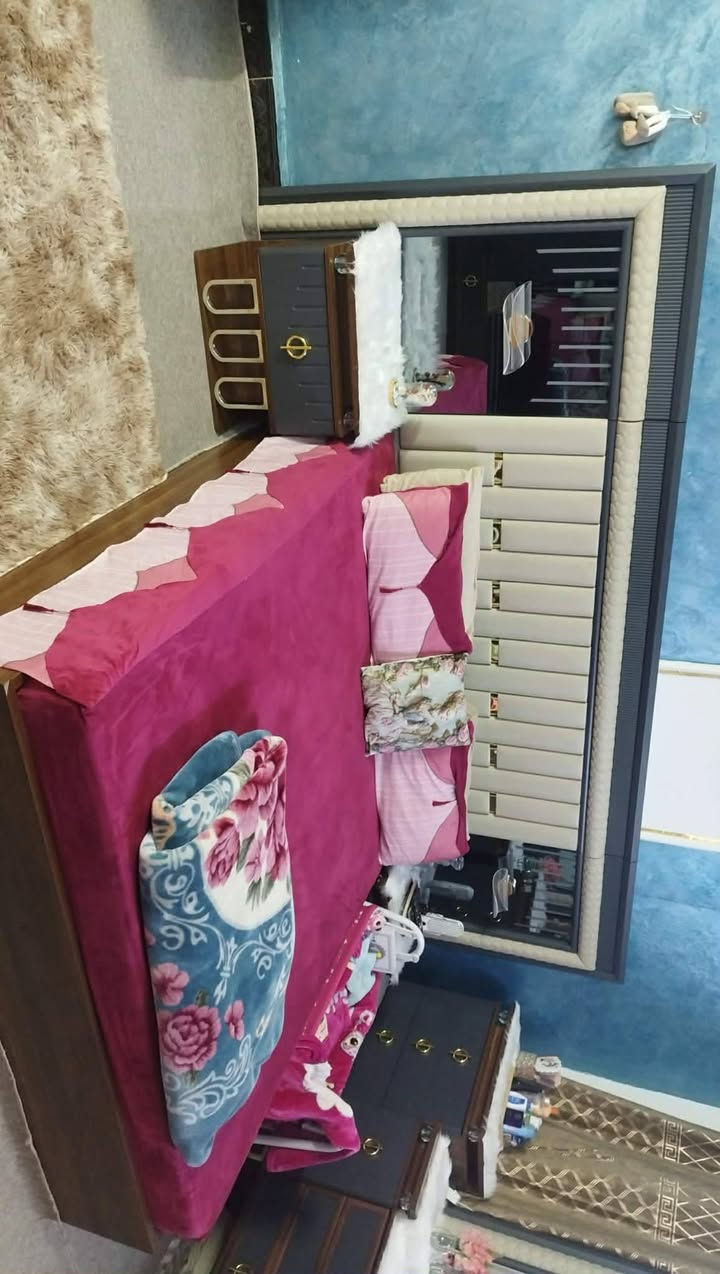 السلام عليكم غرفه تركيا للبيع 8قطع نضيفه اخت الجديده
***********
