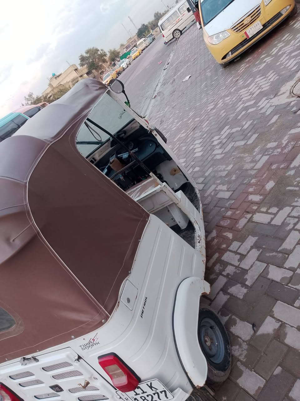 سلام عليكم 
تكتك للبيع مكاني مدينه الصدر
موديل 20 
***********
