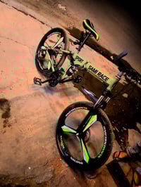 من رخصت الادمن بايك sport  جديد قبل يومين ماخذه سيلفونه بي امانت الله ...