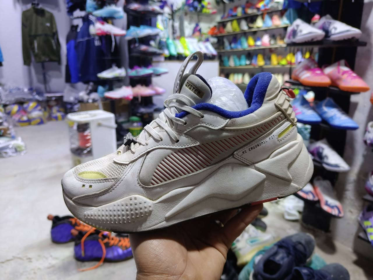 عرض خاص احدية بالة اصلي
7 الف فقط 

العنوان رأس جادة قرب مطعم هولير تجهيزات كاس العالم 

***********
