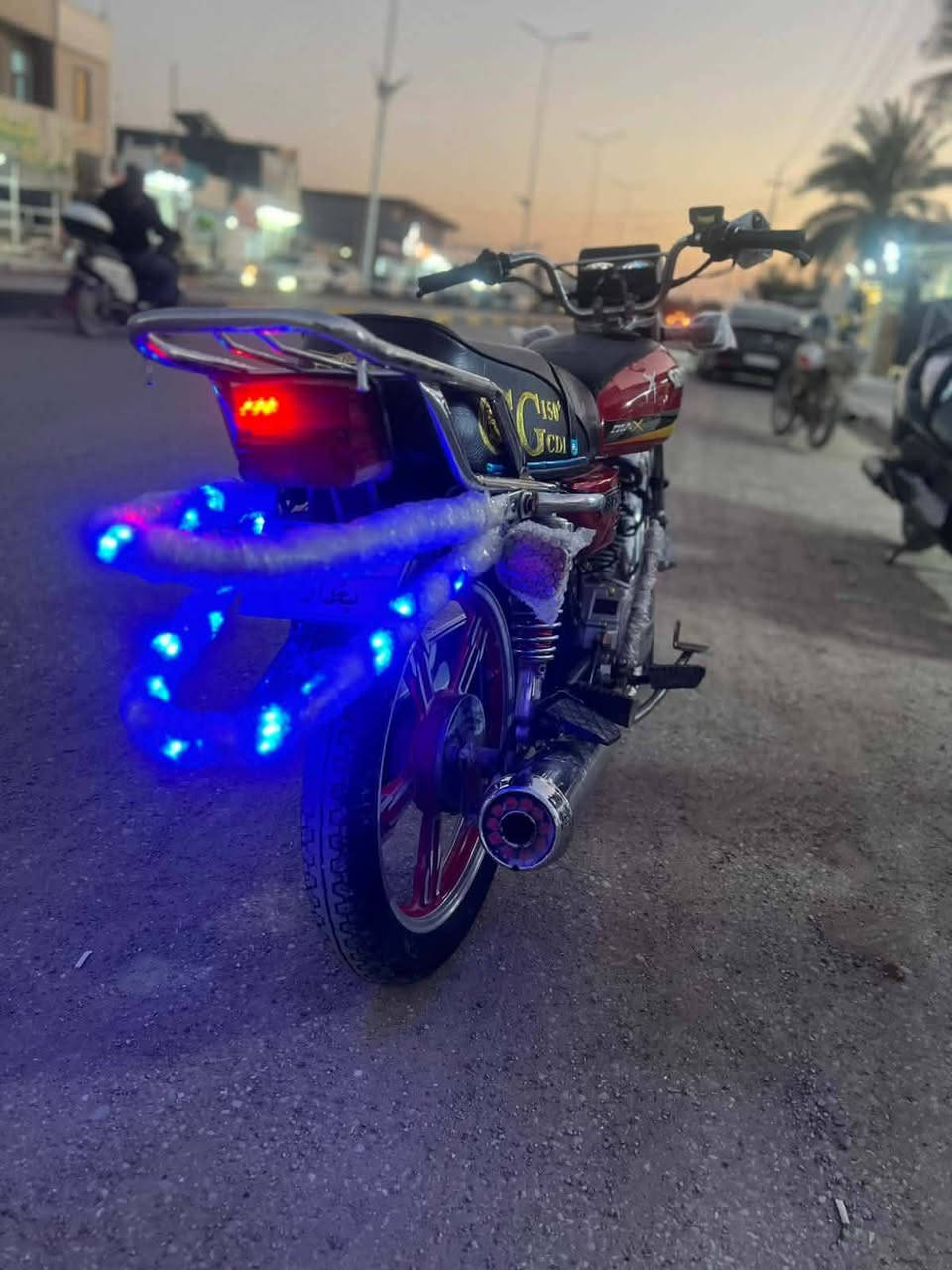 السلام عليكم دراجه سيفان موديل 2023 أوراق كامله نضيف ما بيهه اي نقص مكانهه تقاطع القدس السعر ٥٥٠ وبيهه مجال رقم ***********
