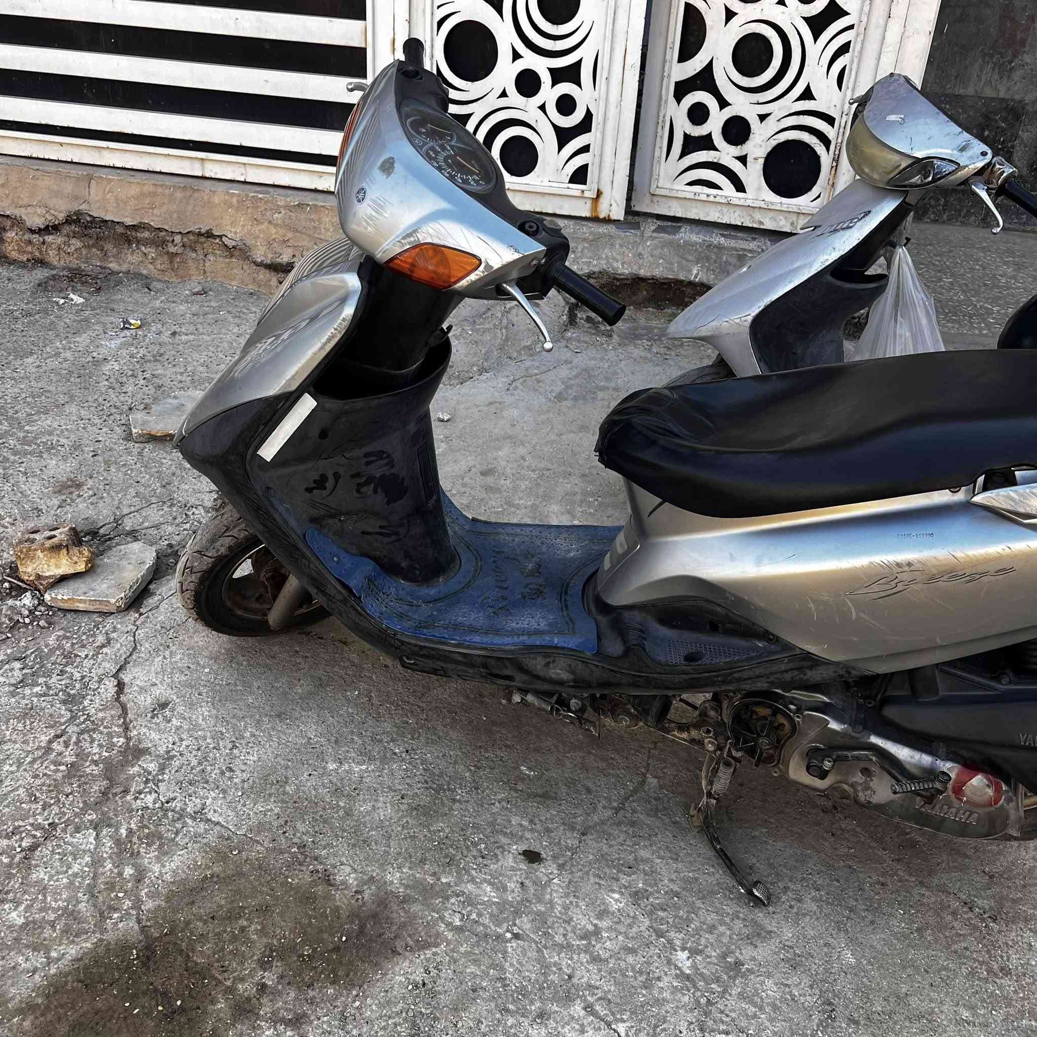 أعاده نشر بسبب الوعود الكاذبه
دراجه بريز كابريتر للبيع دراجه بيها نقص كشن مكسور من جوه وسواد مال قبغ مال هندر ب5 آلاف وباقي محرك كرهبائيات نضوح تبخير كلها اكفله الك شغاله سلف هندر بلادي كيج سرعه كيج بانزين بريك امامي بريك خلفي لايت عالي ناصي إشاره يمنه إشاره يسره بكلايت خلفي قفل جنطه كلهن شغالات مابيها ايشي 
المكان: الدوره 
السعر : 650 وبيها مجال 
الرقم ***********
