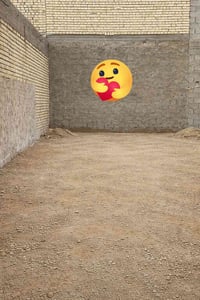 قطعة أرض للبيع مساحه 100 سكينه مقاطعه 2/8 ..واجه 5 سعر مناسب وشارع مبل...