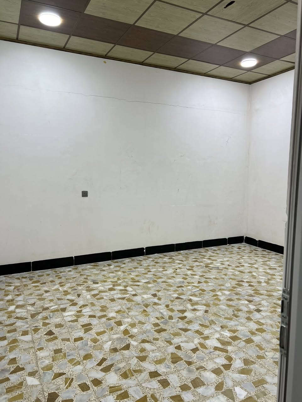 بيت اجار حي السماح قرب مستوصف كوكجلي متكون من 3 غرف نوم واستقبال وطابق ثاني وصحيات البيت نضيف بناء حديث للتوصل ***********
