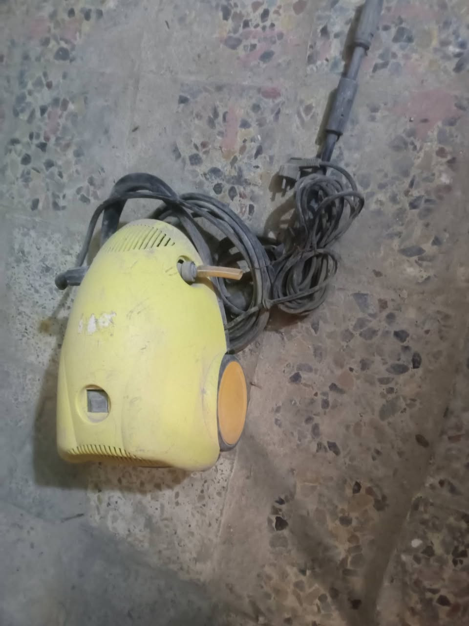 السلام عليكم فاره اصليه ماطور نحاس للبيع٧٥ الف كامله***********
