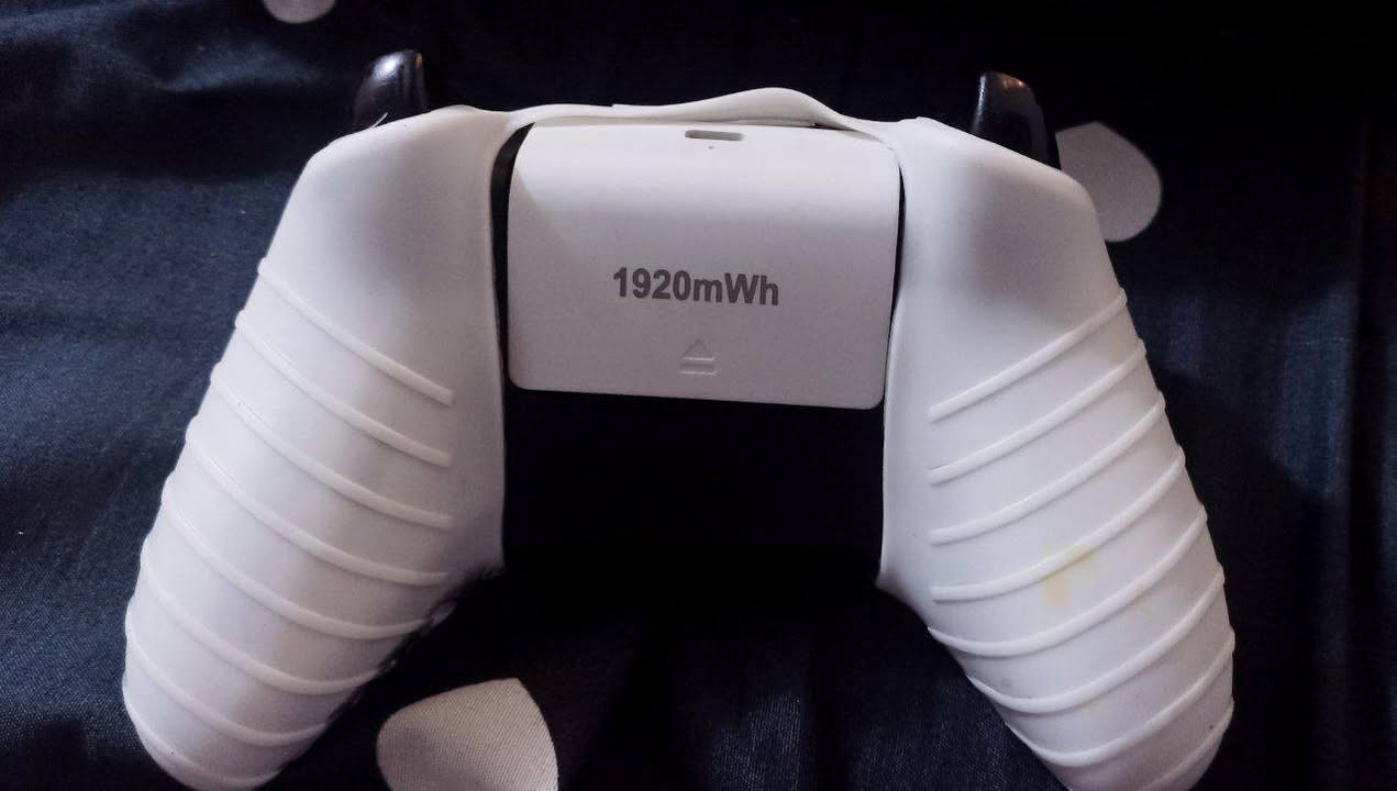 اكس بوكس ون فات مامفتوح للبيع 

ذاكره نص تيرا

ملحقاته وياه

. الجوستك مالته اصلى ويجي وياه بطاريه شحن قويه و جلده تلبيسه الي بالصوره

الجهاز ما مفتوح ونظيف وشغال وبي مجال ب 150 ألف 

( اذا تريد وياه الماوس او السماعه او بدونهن )

يوجد توصيل داخل بغداد


**إذا كنت صاحب هذا الإعلان وتريد حذفه لأي سبب، رجاءا أرسل رسالة إلى الدعم الفني**