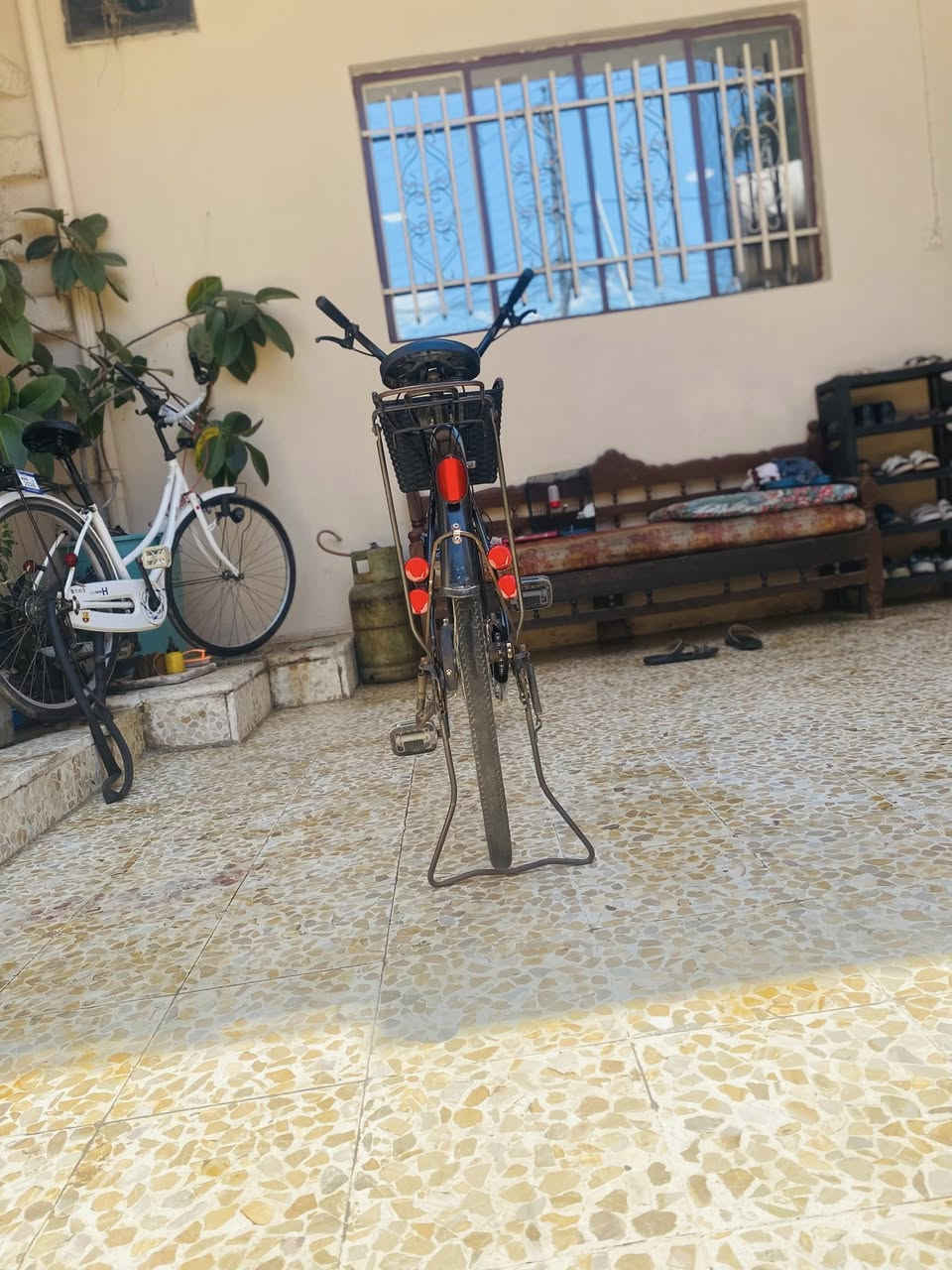 بيسكل للبيع حجم ٢٧ادفع سعرك عجبني ابيعك


**إذا كنت صاحب هذا الإعلان وتريد حذفه لأي سبب، رجاءا أرسل رسالة إلى الدعم الفني**