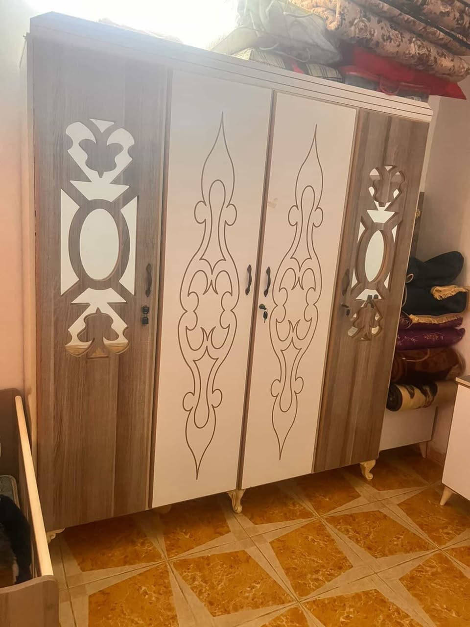 السلام عليكم غرفة نظيفة قطع عدد ٦ 
السعر ٣٠٠ الف وبيها مجال مع فراش نفرين


**إذا كنت صاحب هذا الإعلان وتريد حذفه لأي سبب، رجاءا أرسل رسالة إلى الدعم الفني**