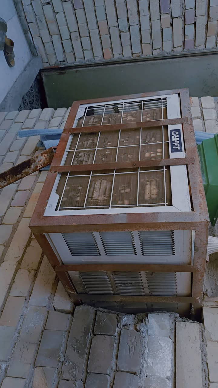 السلام عليكم ورحمه الله وبركاته
مرخصت المسؤلين الكرام
مكيف جديد مستعمل موسم واحد
250 قفل 
العنوان بغداد حي السلام خلف مستشفى الفضيلية العام 
هاتف ***********
