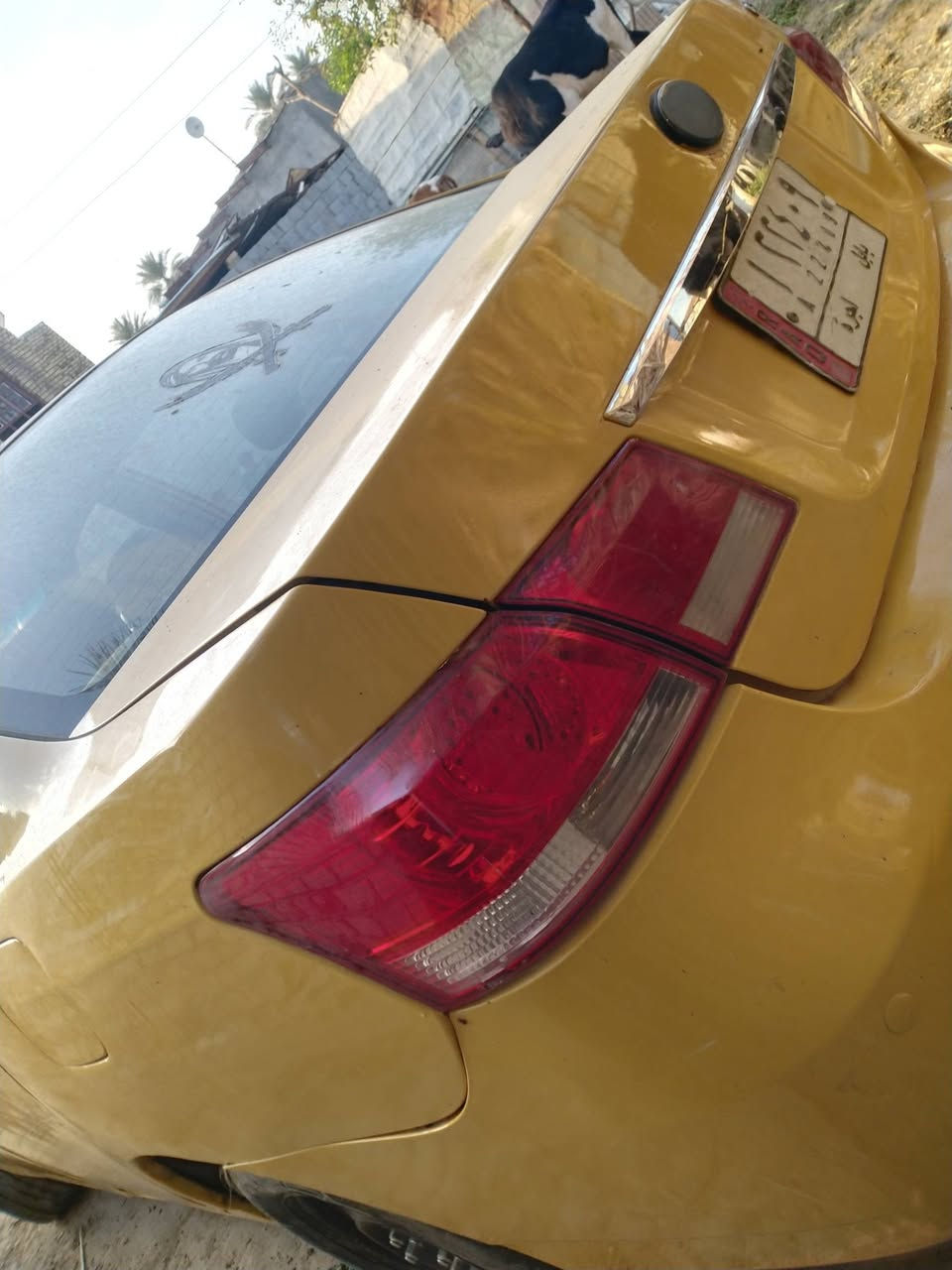 سياره بي واي دي موديل13 رقم انكليزي كايمه سعرها 35 وبيها مجال المكان حله قرب العلويه شريفه رقم موبايل ***********
