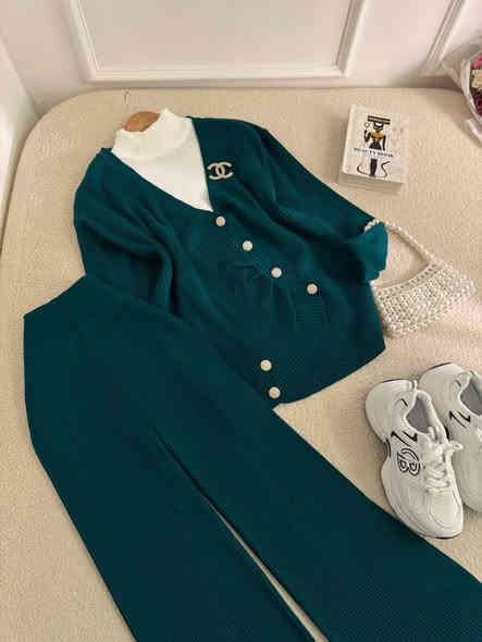 🌸  سوت تريكو صوف ناعم🌸

السعر ⚡️ 22

القياسات- فري سايز 
للحجز خاص او واتساب ***********
