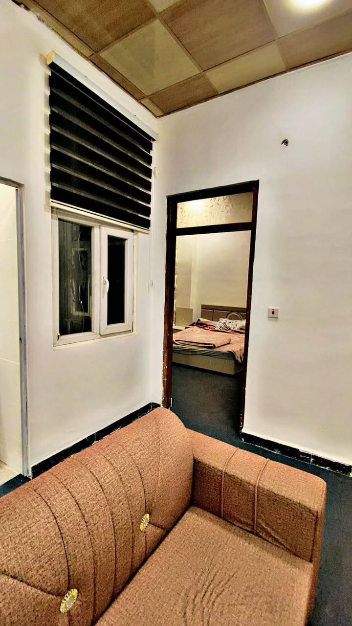 تحية طيبة

شقق ومكاتب للإيجار 

📍 الموقع: العرصات سدة الهندية مجاور أسواق بغداد 

متوفر

• غرفة وصالة

▪️ يوجد شقق نظامين مؤثثة + فارغ

▪️ مصعد شغال 24 ساعة

▪️ مناسب (شباب- موظفين - مغتربين)

📞 للاستفسار والحجز: مع صاحب البناية ***********
