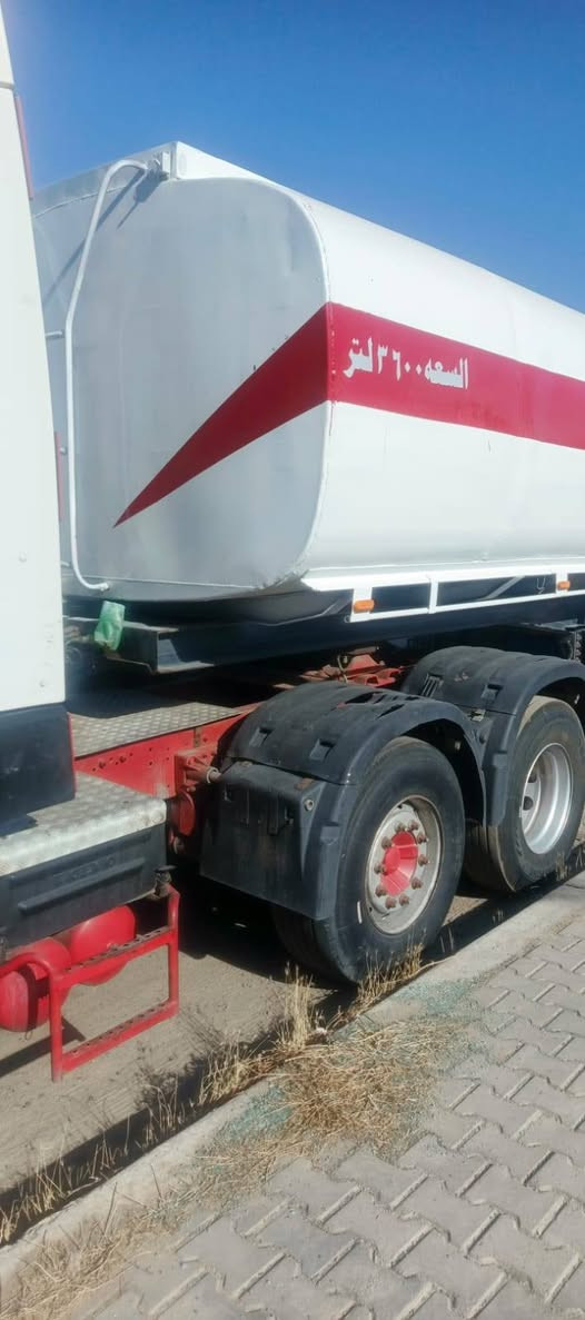 سلام عليكم 

فالفوووو موديل 2002 حجمه 460 كير عادي 3/3 سنوية بعد 6 اشهر طوناج ساقط جي بي س  تصريح كامل تانكي محمول دنكيرة 14 حمولته مكيل 36 سنكل بلادي سياره تخم تاير جاهزة لشغل الاستفسار ع الرقم ***********
