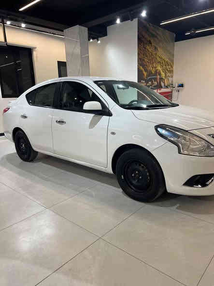 نيسان صني 2024 
السلام عليكم 
للبيع فقط 
نيسان صني هندي اصلي ( بليته زركة ) 
موديل 2024 
 ماشيه ٨٣  
رقم اربيل ( رقم وهزه وسنويه كلشي جديد ) 
مكفوله عدا بارد بسيط بالباب
مكانها بغداد المنصور 
السعر ١٢٧ وبي مجال بسيط 
***********
