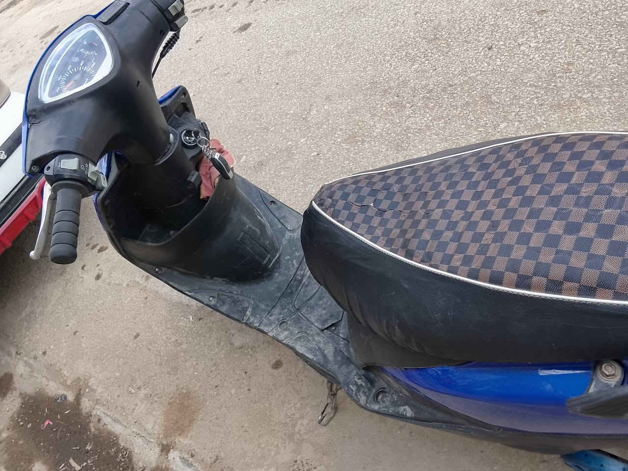 سلام عليكم ماكس عدله و مزوده 55 كلجات  رياضي شلعه ومعدل فول صالنصه رياضي نكره سلف الدراجه جاهزه تايرات جدد الدراجه احله من الصور مكاني نجف الرقم *********** سعر 550
