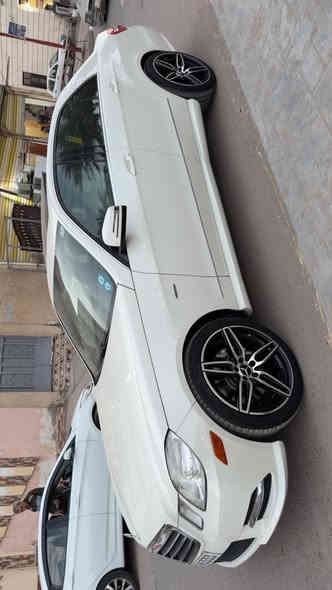 السلام عليكم عندي مارسدس e350 للبيع موديل 2012سياره جديده جدا ماشية 85 الف كم فووول مواصفات بيها قطعة 
بدون بارد بدون شخوط صبغ فقط لاشاصي لالغد لاايرباك رقم بغداد تحويل ثاني يوم مواصفات خاصه 
بانوراما
كشنات تدفئه تبريد 
داخل عسلي 
ويل كب 
كشنات تدليك 
شاشه جبيره 
كامره دواره 
حساسات امامي خلفي 
لايتات زنون 
تبريد قطعتين 
تحكمات 
مري شفط 
اشاير بالمري 
لدات اماميه 
لدات خلفيه 
بردات خلفيه واماميه 
وبيها هوايه مواصفات 
السياره مكانها ابغداد رايدها ب 205وبيها مجال بسيط للاستفسار هذه رقمي ***********
