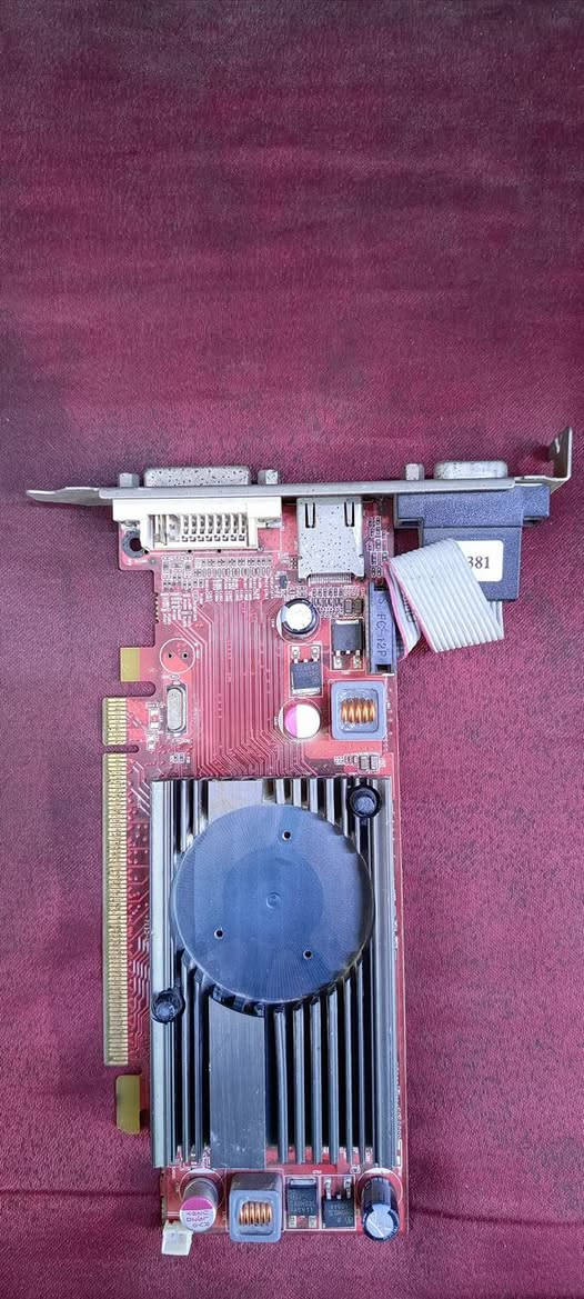 يالله السلام عليكم كروت شاشه للبيع تصفح فقط 
1-Gefors gt220

2-ati radeon hd 4650 
ما عندي توصيل مكاني موصل الأيسر 

للتواصل و الاستفسار 

واتس:***********
