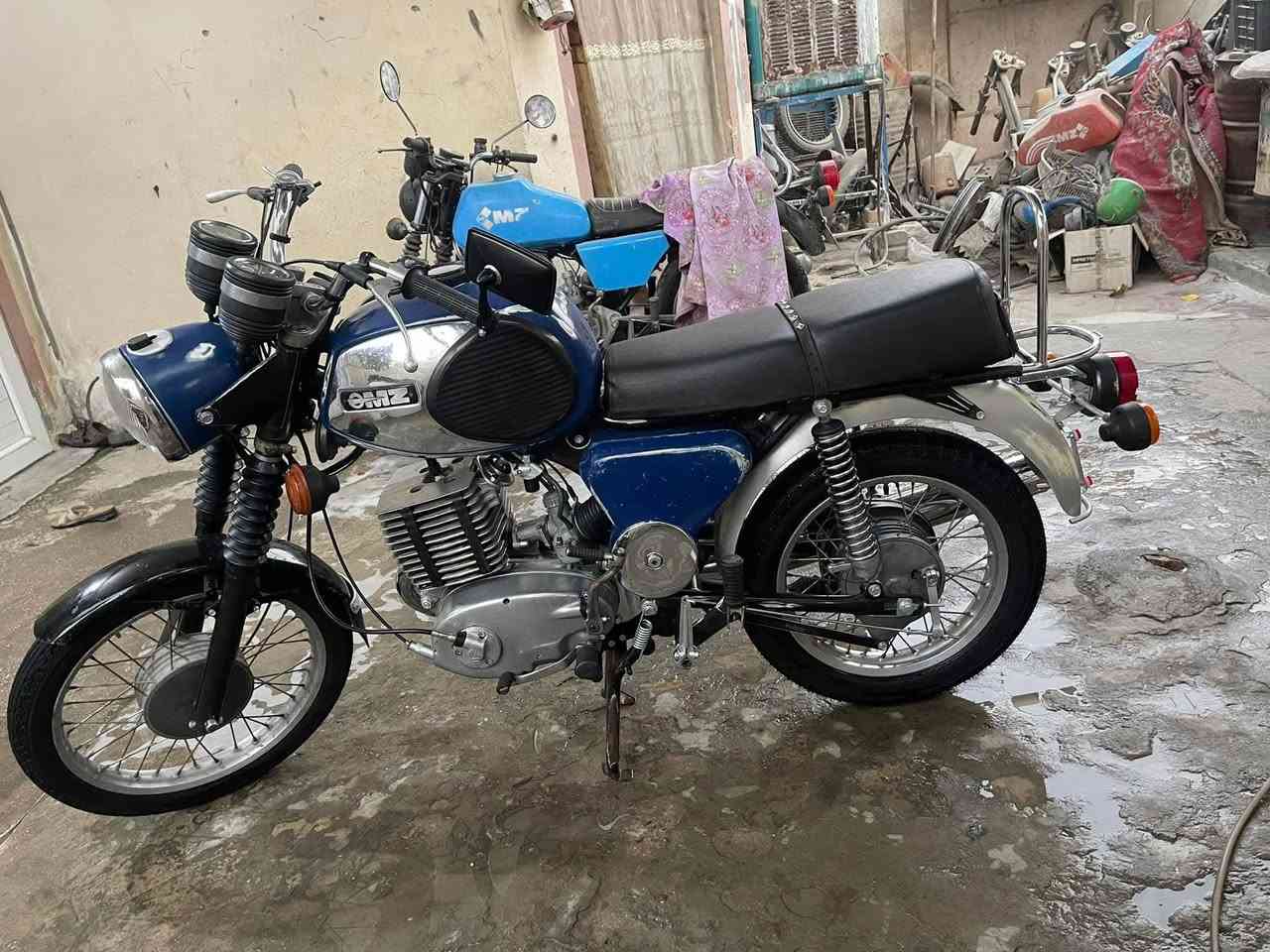 سلام عليكم ماطور 81 للبيع كله بلادي والماني كصه 2 دينمو بلادي رقم وسنويه اصولي تحويل دراجه كامله مكمله مكان بابل حله ***********
