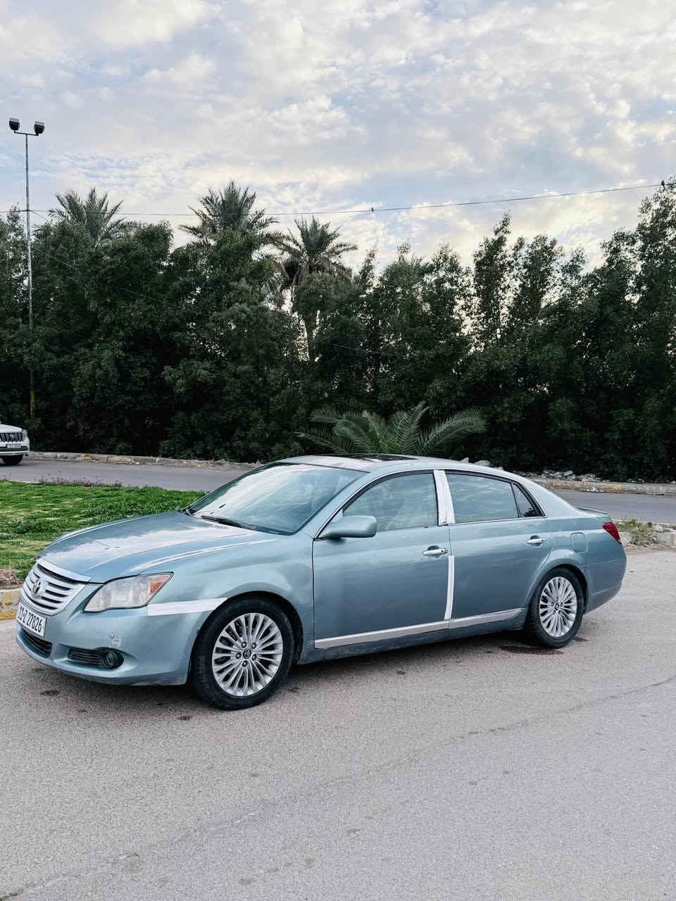 السلام عليكم 
افلون 2008 للبيع رقم بغداد دولي بأسمي تحويل ثاني يوم وارد أمريكي ضررها جاملغ وباب كير ومحرك كفاله صبغ حزام جماليه 
المواصفات فول ١/١ لمتد 
6بصمات
فتحة سقف
كشنات كهربائي 
تدفئه تبريد بلكشنات 
محرك 6 سلندر

السعر:٩٩ وبيه مجال
مكان السياره بغداد المشاهده 
*********** بغداد, العراق
