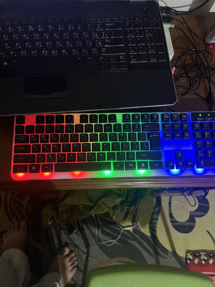 🔥 Dell Latitude E6540 – أداء قوي للألعاب والتصميم
💻 المعالج: Intel Core i7-4800MQ جيل رابع
⚡ الرام: 16GB DDR3
🚀 التخزين: SSD 256GB
🎮 كرت شاشة خارجي: AMD Radeon HD 8790M (2GB)
🖥️ كرت شاشة داخلي: Intel HD 4600
✅ يشغل GTA V وبعض الألعاب المشهورة مثل:
• GTA V
• PES / FIFA
• Need for Speed
• Call of Duty (الإصدارات المتوسطة)
• ألعاب أونلاين متوسطة
🎨 مناسب لبرامج التصميم والمونتاج مثل:
• Photoshop
• Illustrator
• CorelDRAW
• Premiere Pro 
📌 جهاز عملي، سريع، مناسب للألعاب المتوسطة والتصميم، 

السعر 200 وبيع مجال 

الملحقات ماوس وكيبورد وسماعه وماوس باد

المكان بغداد الزعفرانية 

واتساب ***********
