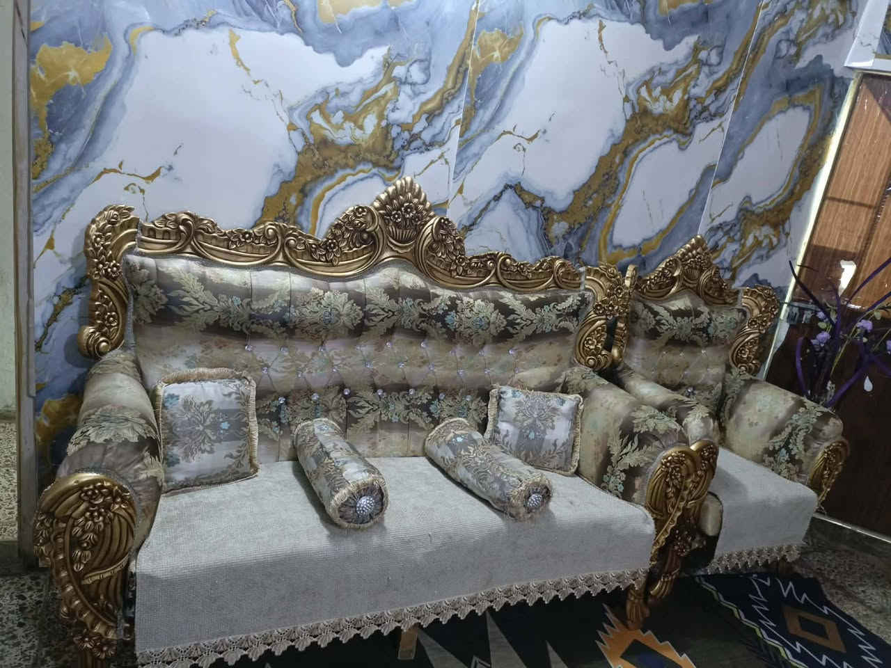 للبيع تخم ملكي راقي
تخم ملكي عدد ١٠ مقاعد مع الكوشات والطبلات النظافة فول مثل الجديد تماماً بدون ضرر السعر ٥٥٠ قفل ٥٢٥
📍 المكان: بغداد – الطالبيه


**إذا كنت صاحب هذا الإعلان وتريد حذفه لأي سبب، رجاءا أرسل رسالة إلى الدعم الفني**