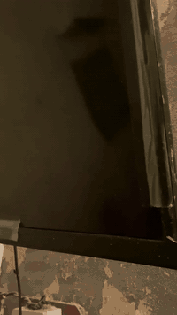 شاشه حجم43فول نت نوعيه lLG كارتونه موجودوياهاا حته الچيسه بعده بل اطار فقط يحتاجله ريمونت سعره 5 وريمونت موجود بكل محل الشراي انه اجيبله ريمونت شرط يفحص بيده ويشغل بيه يوتيوب ايشي الي يعجبه
 (وسعره 180بيه مجال شويه مكاني الهارثه)***********
