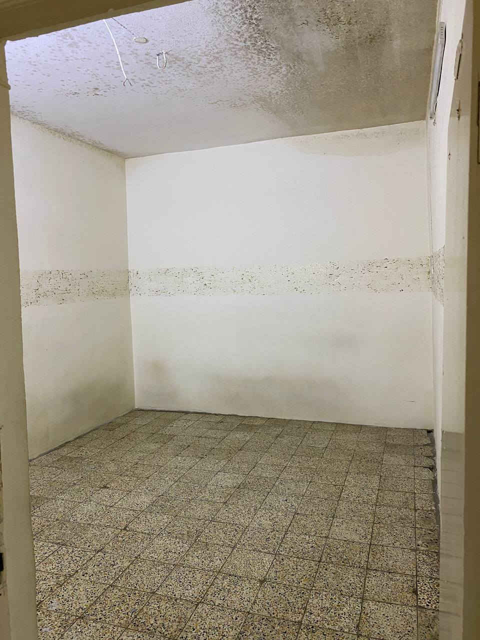 شقة للإيجار في حي كراج الشمال مجاور عمار ابو مصطفى الوكيل ، غرفتين وهول 100م ،
***********
***********
