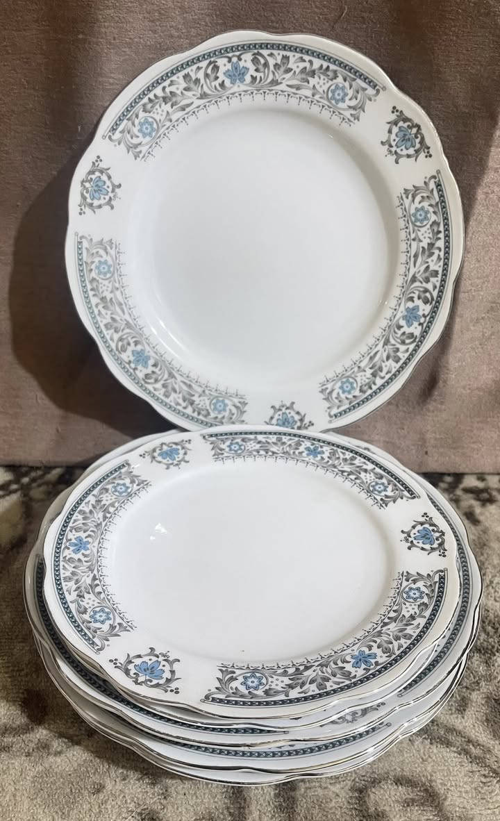 (٦) صحون صيني مختوم ابو الكوخ اسواق مركزيه غير مستخدم  (٤) قياس القطر ١٨ سم و(٢) قيلس القطر ١٩ سم السعر خاص لطفاً يوجد توصيل لكل محافظاتنا الحبيبه


**إذا كنت صاحب هذا الإعلان وتريد حذفه لأي سبب، رجاءا أرسل رسالة إلى الدعم الفني**