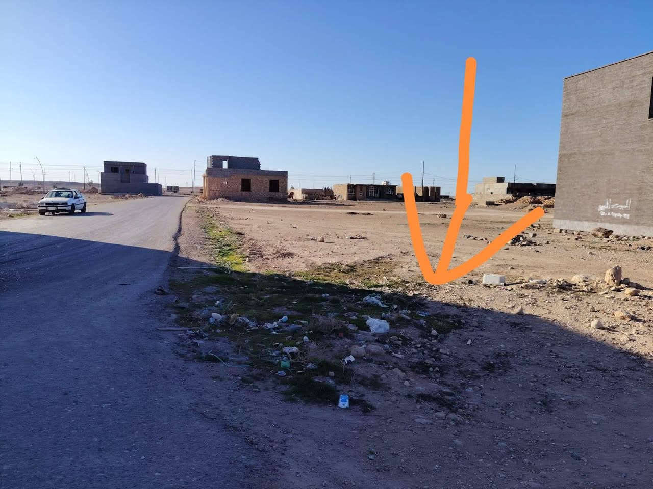 قطعة أرض للبيع طابو صرف ركن على شارعين 10
قرب دار الأستاذ شهاب احمد ساير 
خدمات ماء و كهرباء
مساحة القطعة/258م
كما موضحه بالمخطط ادناه 
السعر 13مليون وبيه مجال 
عنوان /المكتب/ الانبار/حديثة/حي العسكري/مقابل أسواق علي نصيف قرب دائرة شبكات حديثة 
للاستفسار الاتصال على الرقم 
***********
