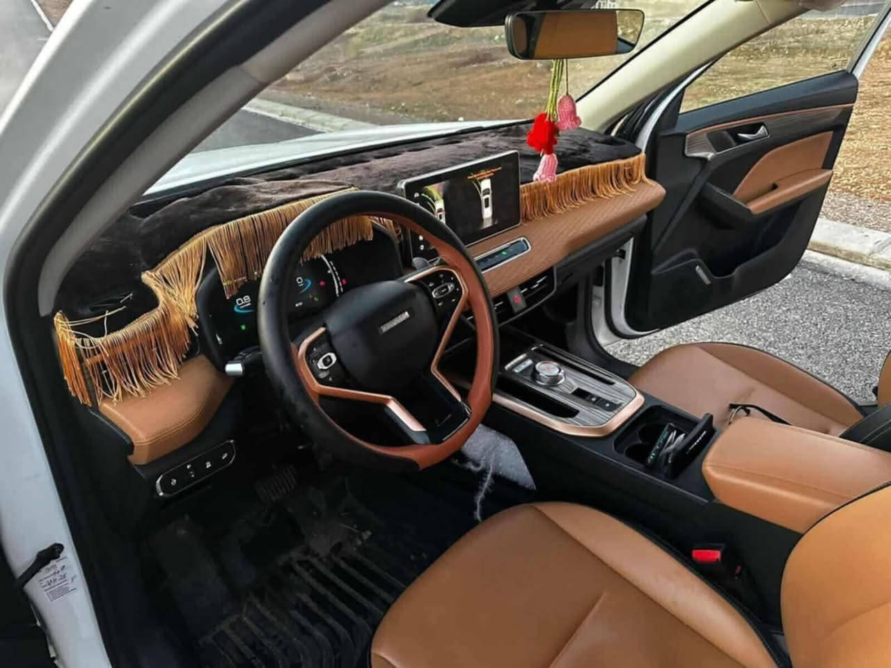 Haval jolion
٢٠٢٢
50000km
مەکینە 15تۆربۆ
فوول مواسەفات ڕادار و حاسەو هەموو شتێکی ئیش ئەکات 
ناو قەیسی
سڵاید
3مۆدی لێخوڕین
گێڕماوس(دیجیتاڵ)
سەر بەشەریکەی النهج عێڕاقە هێشتا زەمانی ماوە
هاوردە کراوی دوبەی نیە 
لەسلێمانی لەشەریکە ڕاکێشراوە  و زەمانی ماوە. نرخ  ١٥٠قفڵ ژ.م***********
